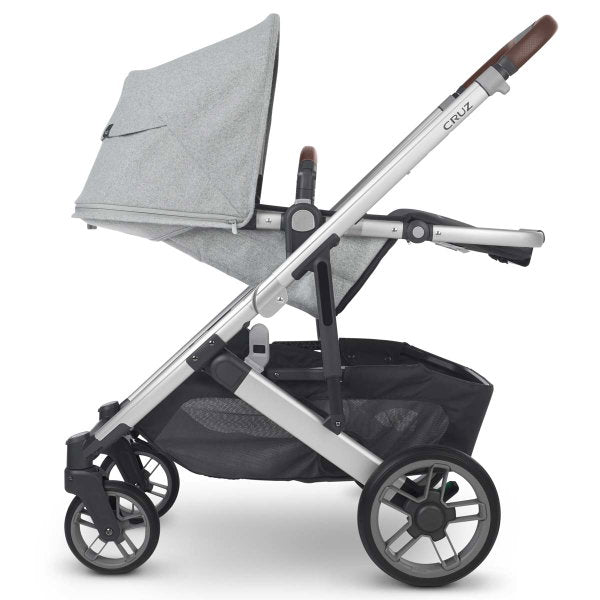  UPPAbaby Cruz V2 Sportwagen Stella Grey Brushed